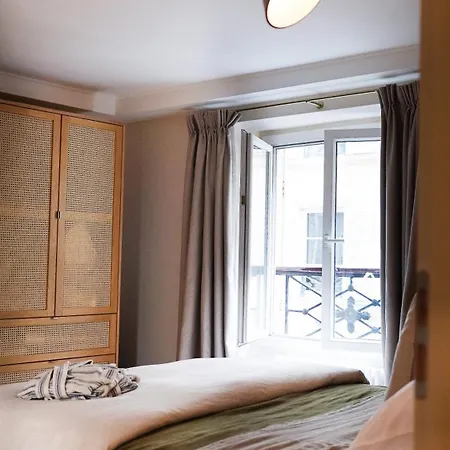 Elegance And Parisian Charm Tuileries Apartment Paris