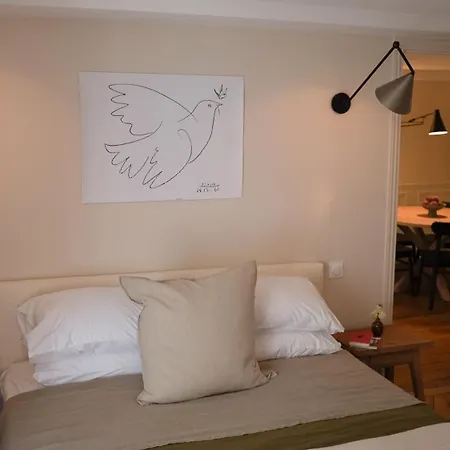 Apartment Elegance And Parisian Charm Tuileries Paris