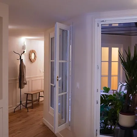 Apartment Elegance And Parisian Charm Tuileries Paris